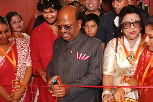 শ্রীরামপুরে দুর্গাপুজোর উদ্বোধনে রাজ্যপাল